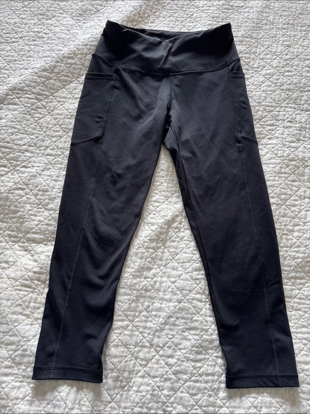 Victoria's Secret Sport Black High-Rise Crop Leggings with Side Pockets